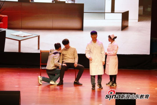 齐鲁理工学院大学生艺术团参加章丘市防治艾滋病专题活动演出