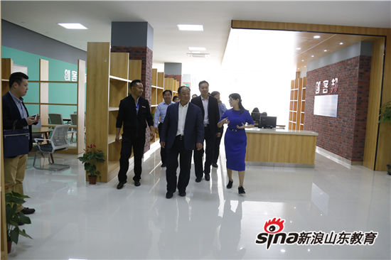 齐鲁理工学院举行大学生创新创业学院揭牌仪式