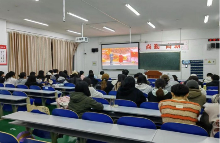 齐鲁理工学院商学院学生第二党支部开展入党积极分子培训实践课